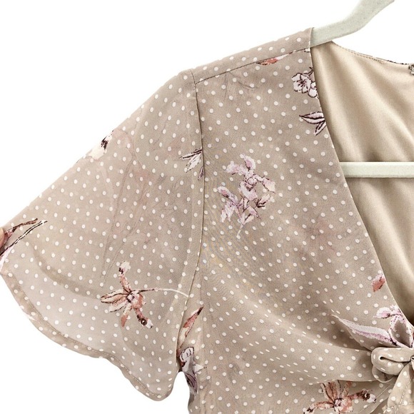 Sadie & Sage NWOT Women Size Small Tie Front Floral Romper Flutter Short Sleeve - Picture 7 of 9